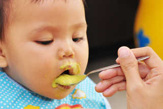 Introdução alimentar dos bebês: ato de amor que requer muito cuidado  | Blog Infanti