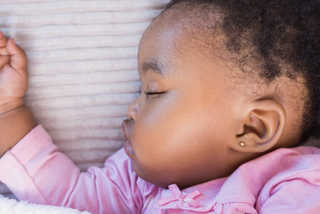 Sono do bebê: os perigos da exaustão | Blog Infanti